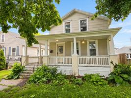 featured image of 2204 Saint Clair St