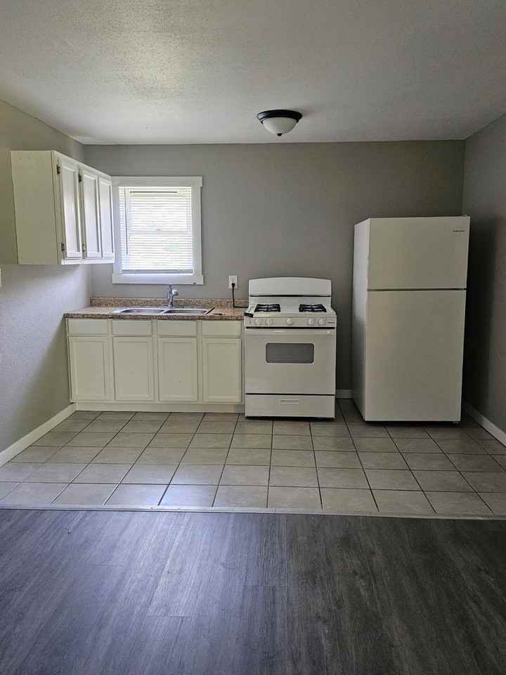 2379 Locust Road - Photo 4 of 18