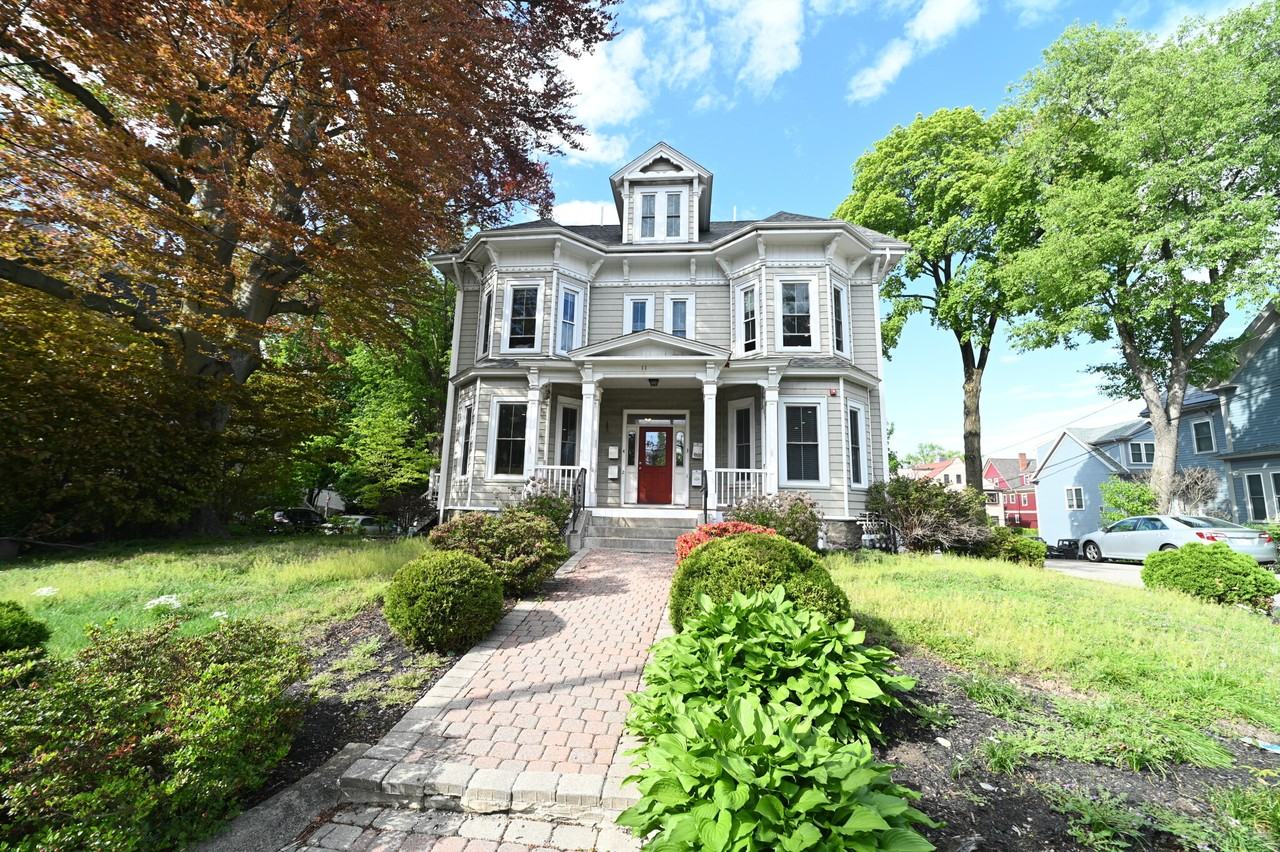 11 Sparhawk St #3