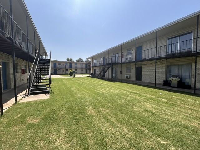 Highpoint Estate Apartments - Photo 3 of 24