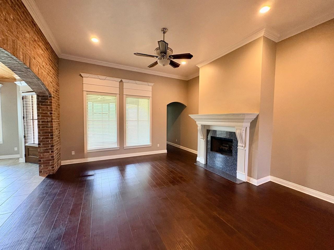 3714 Willow Wood Dr - Photo 2 of 11