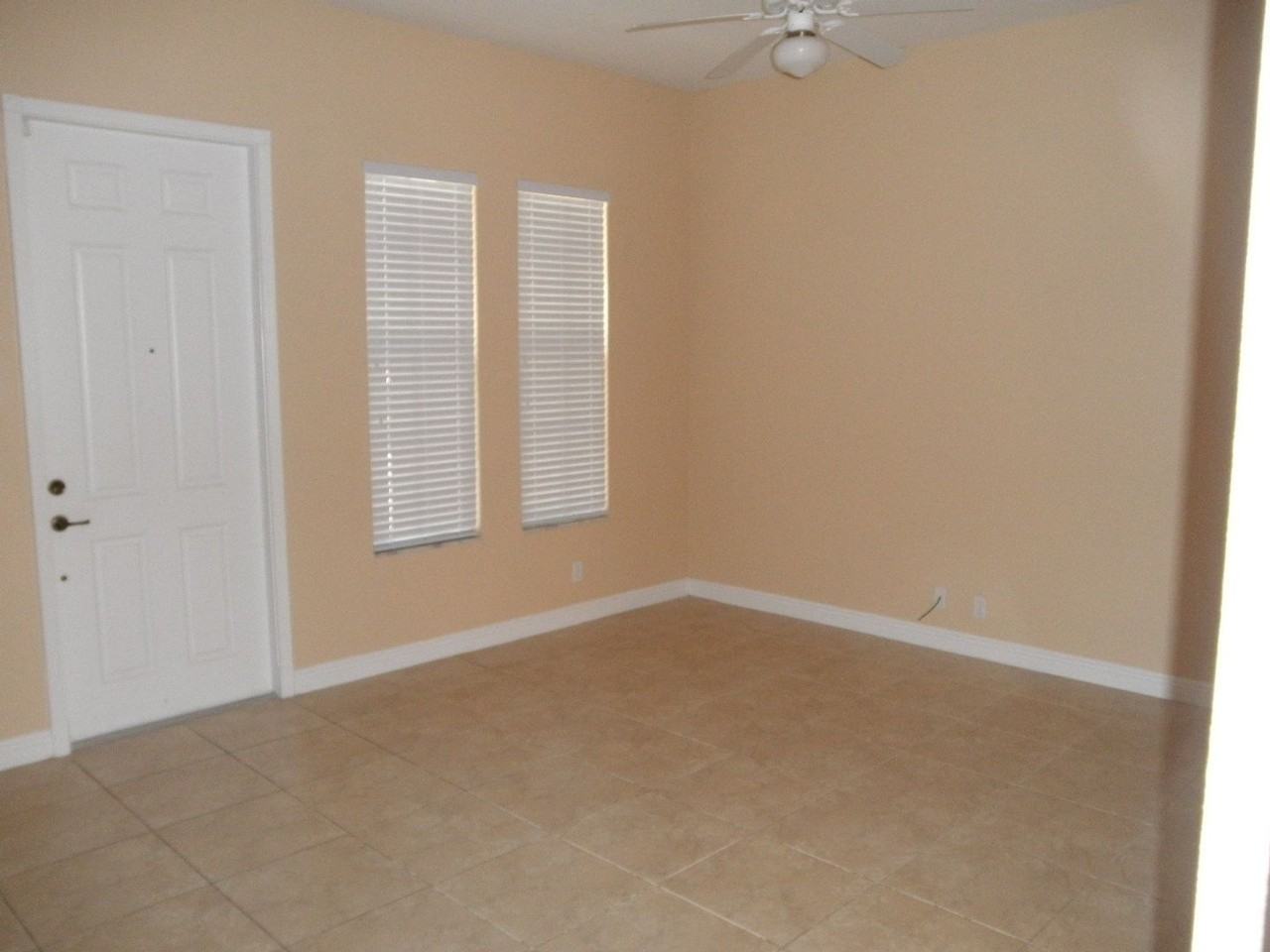 810 Nw 82nd Pl - Photo 2 of 17