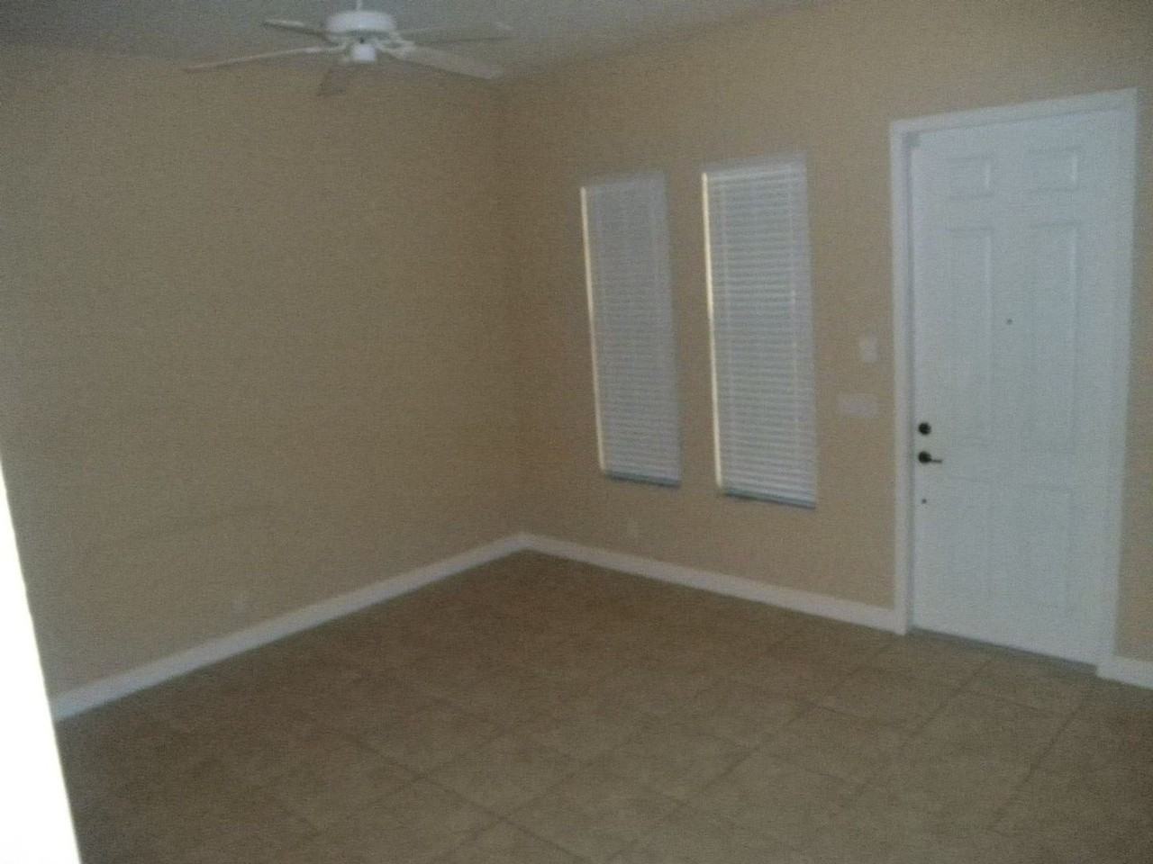 810 Nw 82nd Pl - Photo 3 of 17