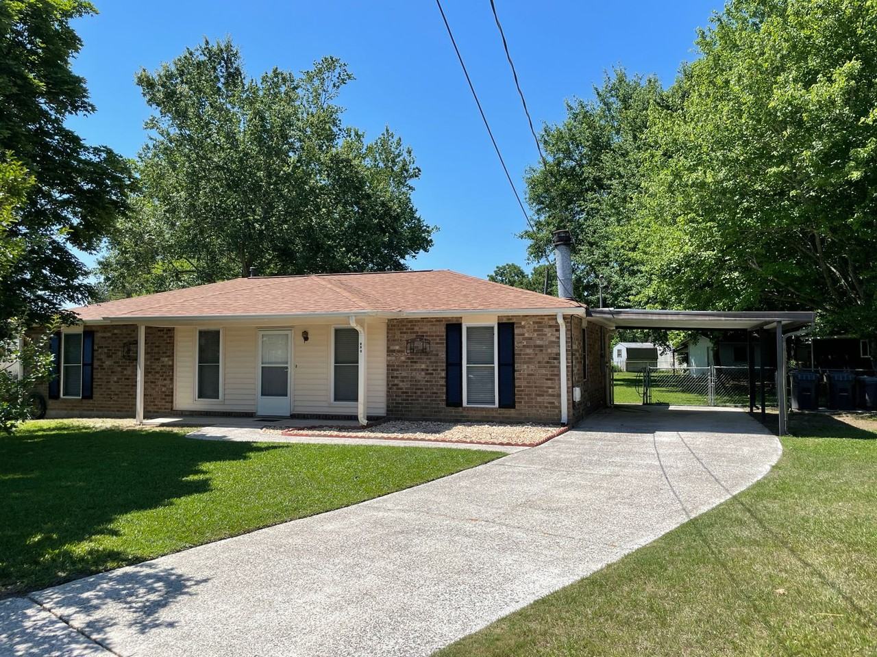 118 Hollingsworth Dr - Photo 2 of 22