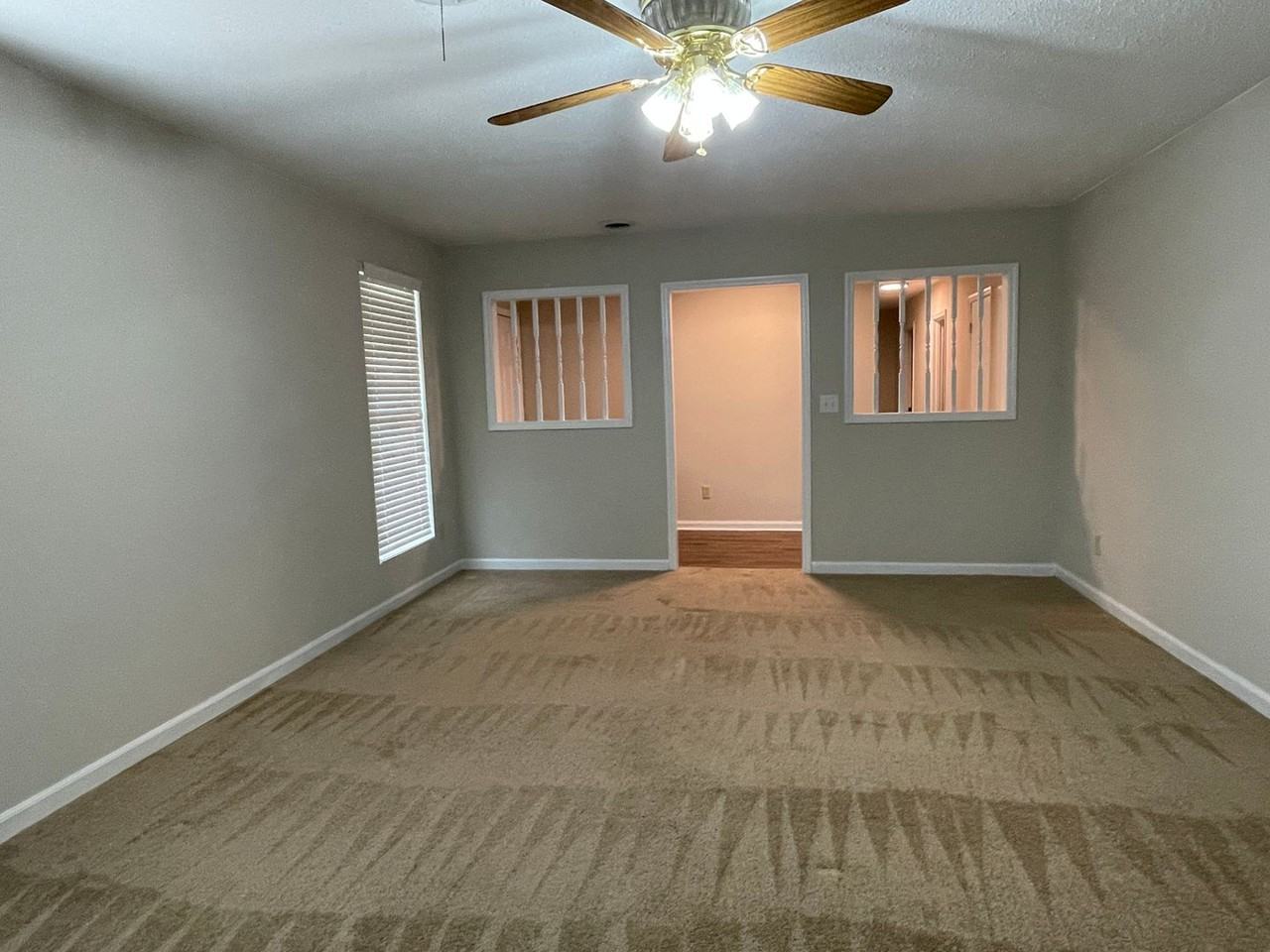 118 Hollingsworth Dr - Photo 4 of 22