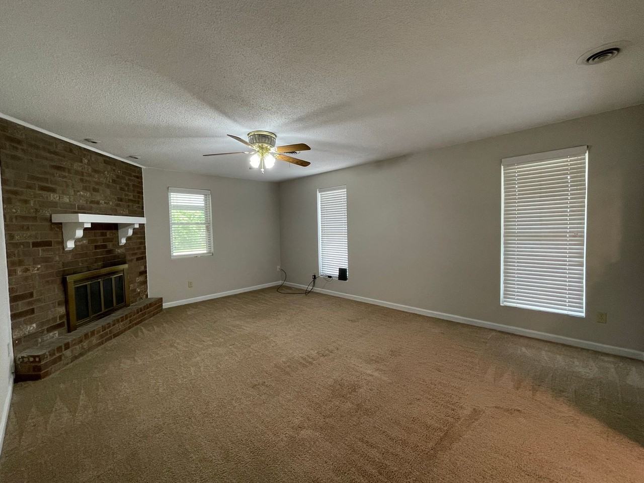 118 Hollingsworth Dr - Photo 5 of 22