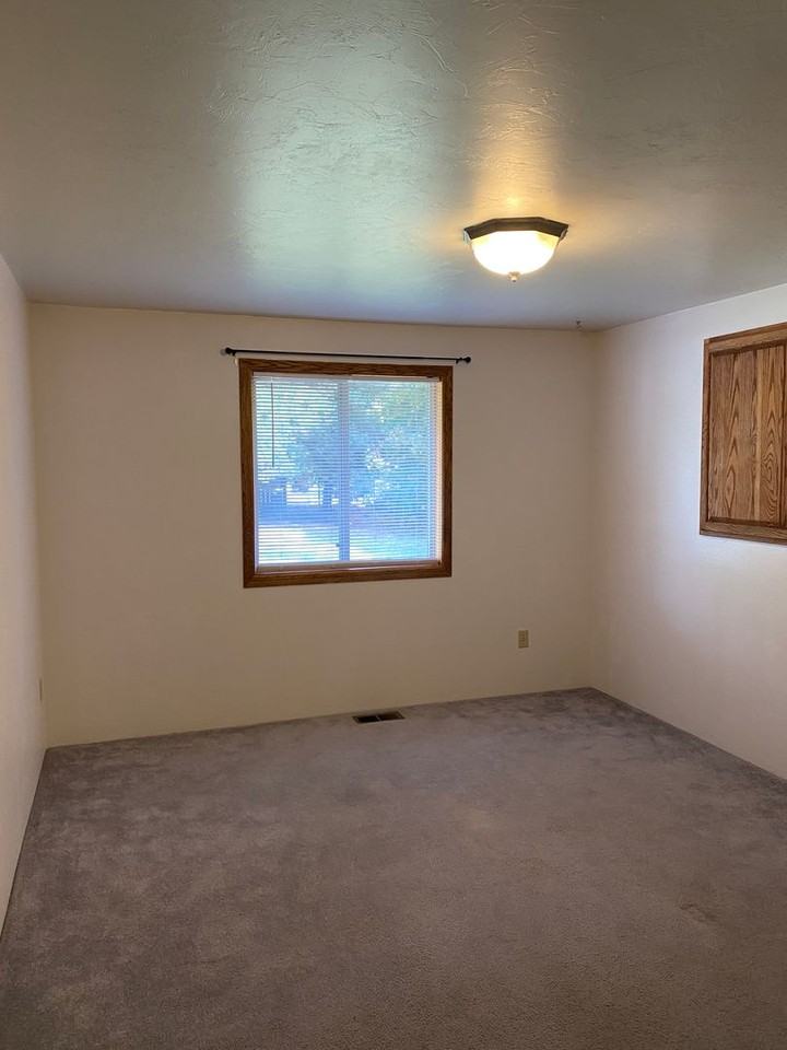 4800 Airway Dr Ne - Photo 6 of 22