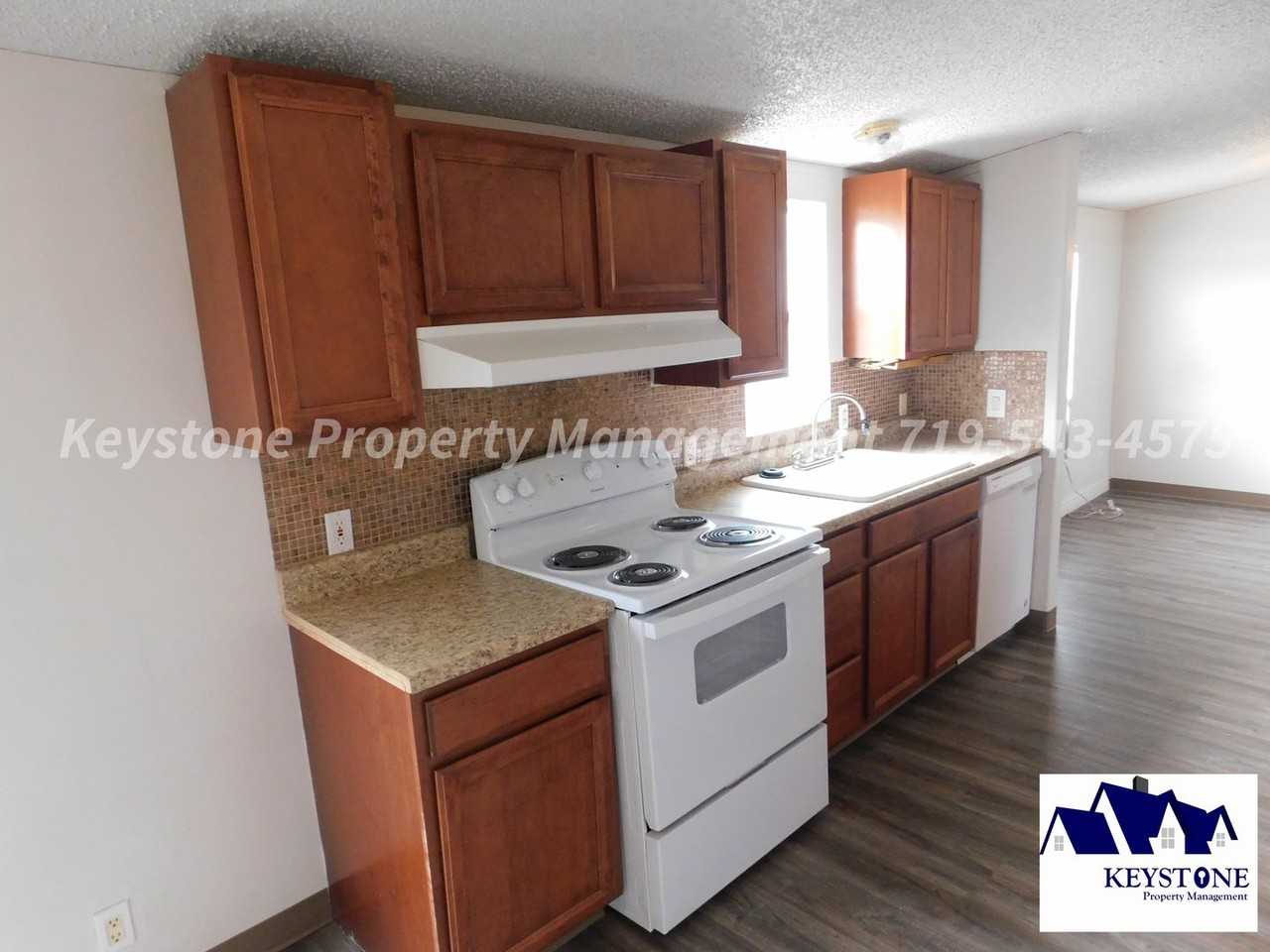 710 S Walton Dr - Photo 4 of 21