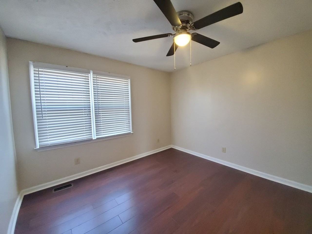 7886 Uriah Dr - Photo 6 of 30