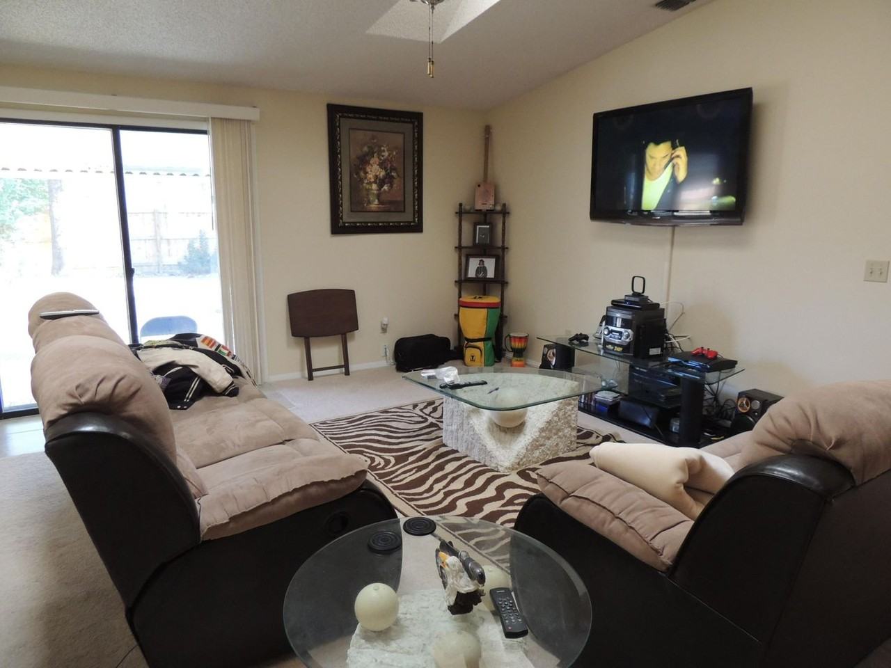 8055 Creedmoor Dr - Photo 3 of 14