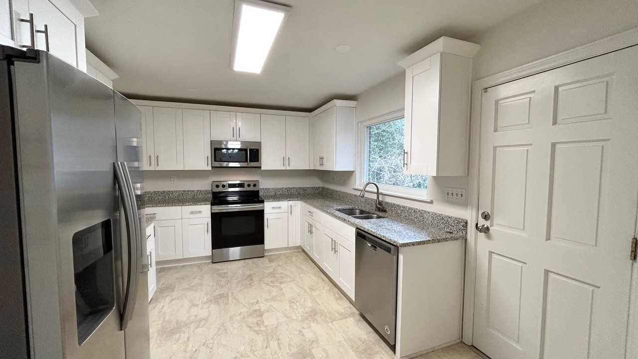1476 Lively Ridge Rd Ne - Photo 2 of 28