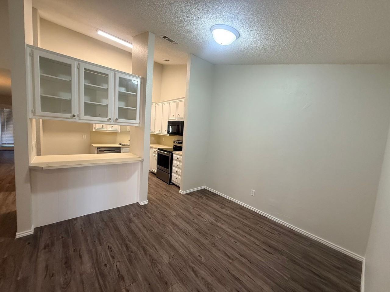 5564 93rd St - Photo 4 of 10