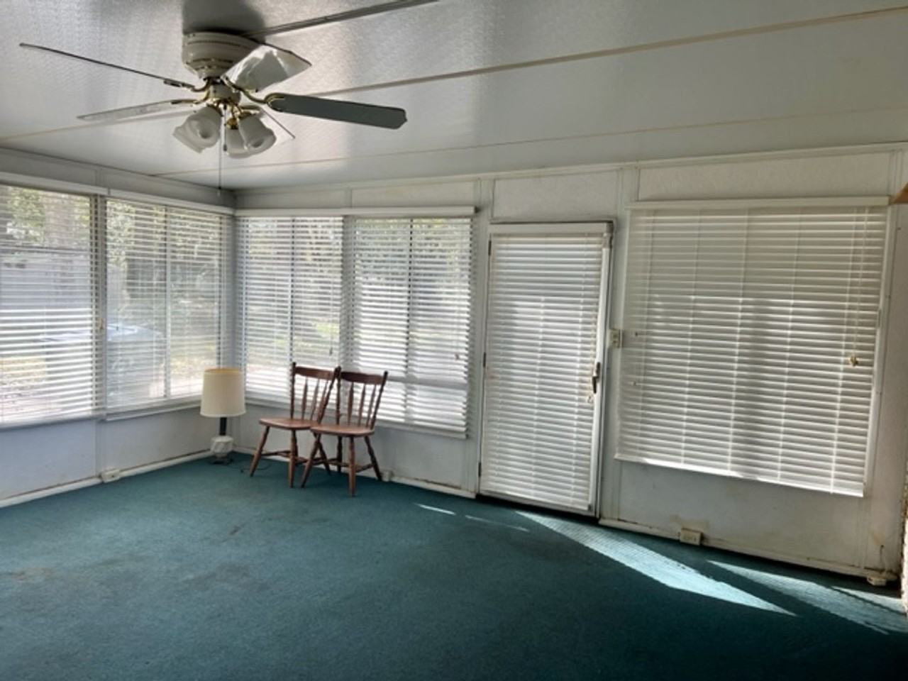 306 Jackson St - Photo 5 of 10