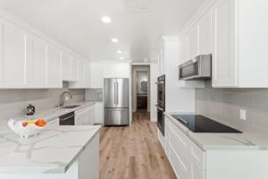 featured image of 430 N Maple Dr