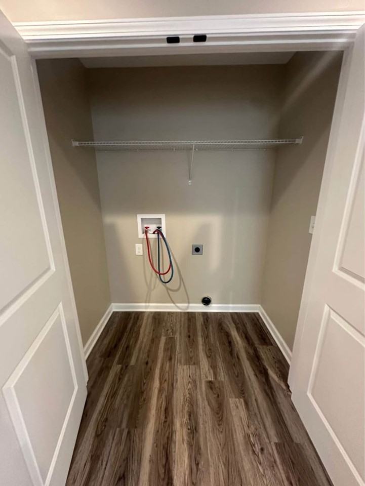 406 Sanderson Dr - Photo 5 of 8