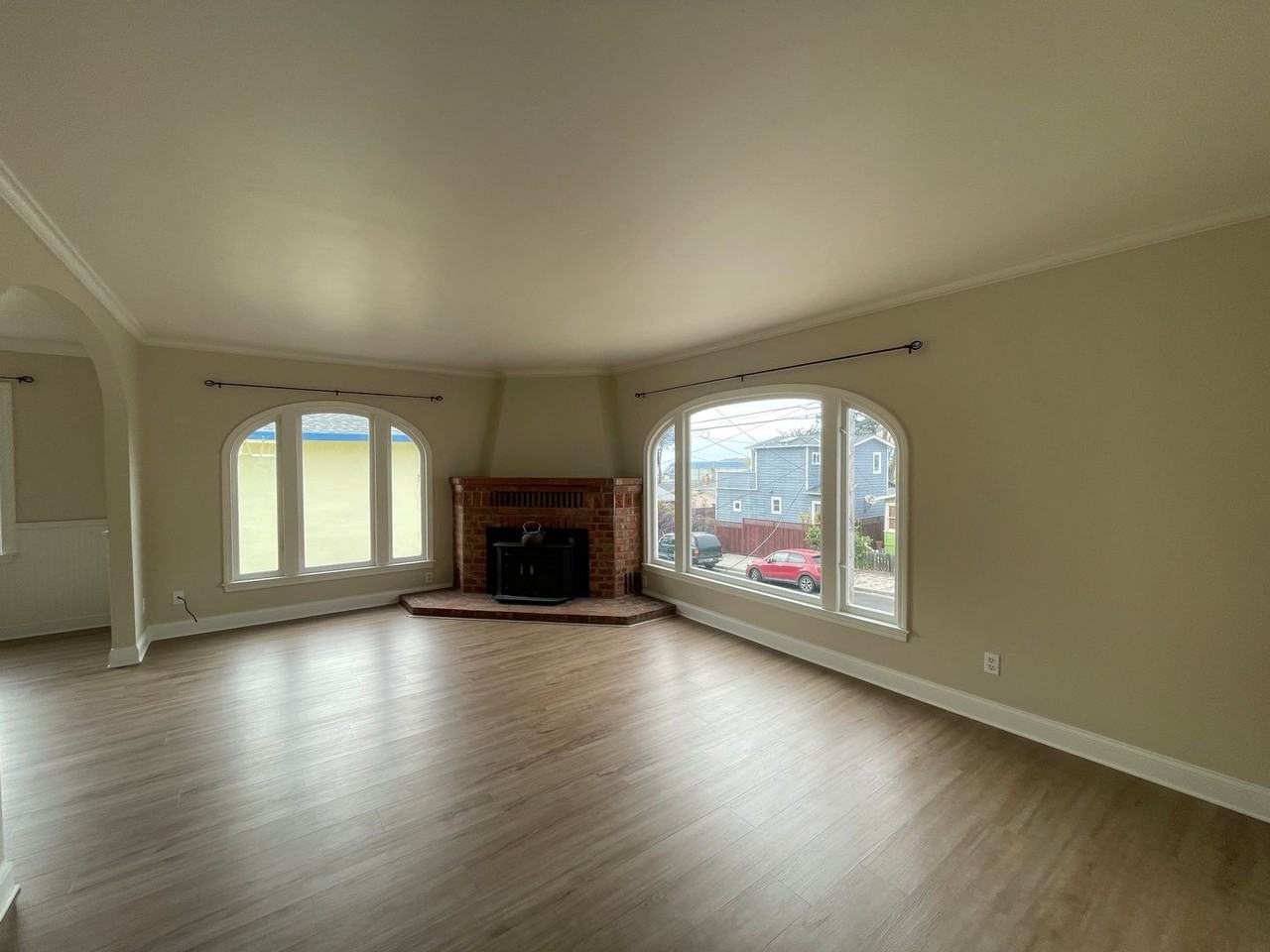 410 Carmel Ave - Photo 2 of 15