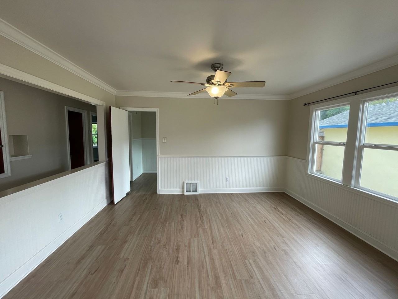 410 Carmel Ave - Photo 3 of 15