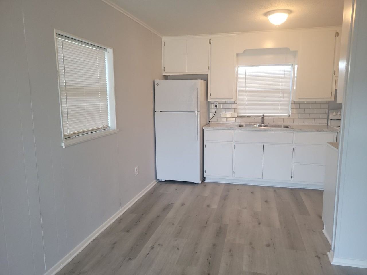 5803 Cherry St - Photo 2 of 14