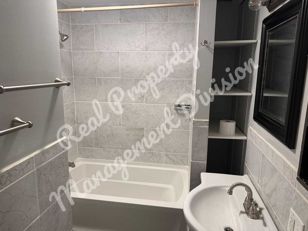 701 S Columbia Ave - Photo 4 of 10