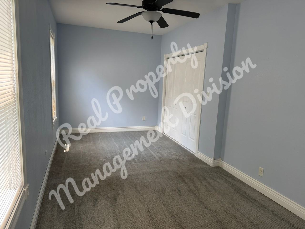 701 S Columbia Ave - Photo 5 of 10