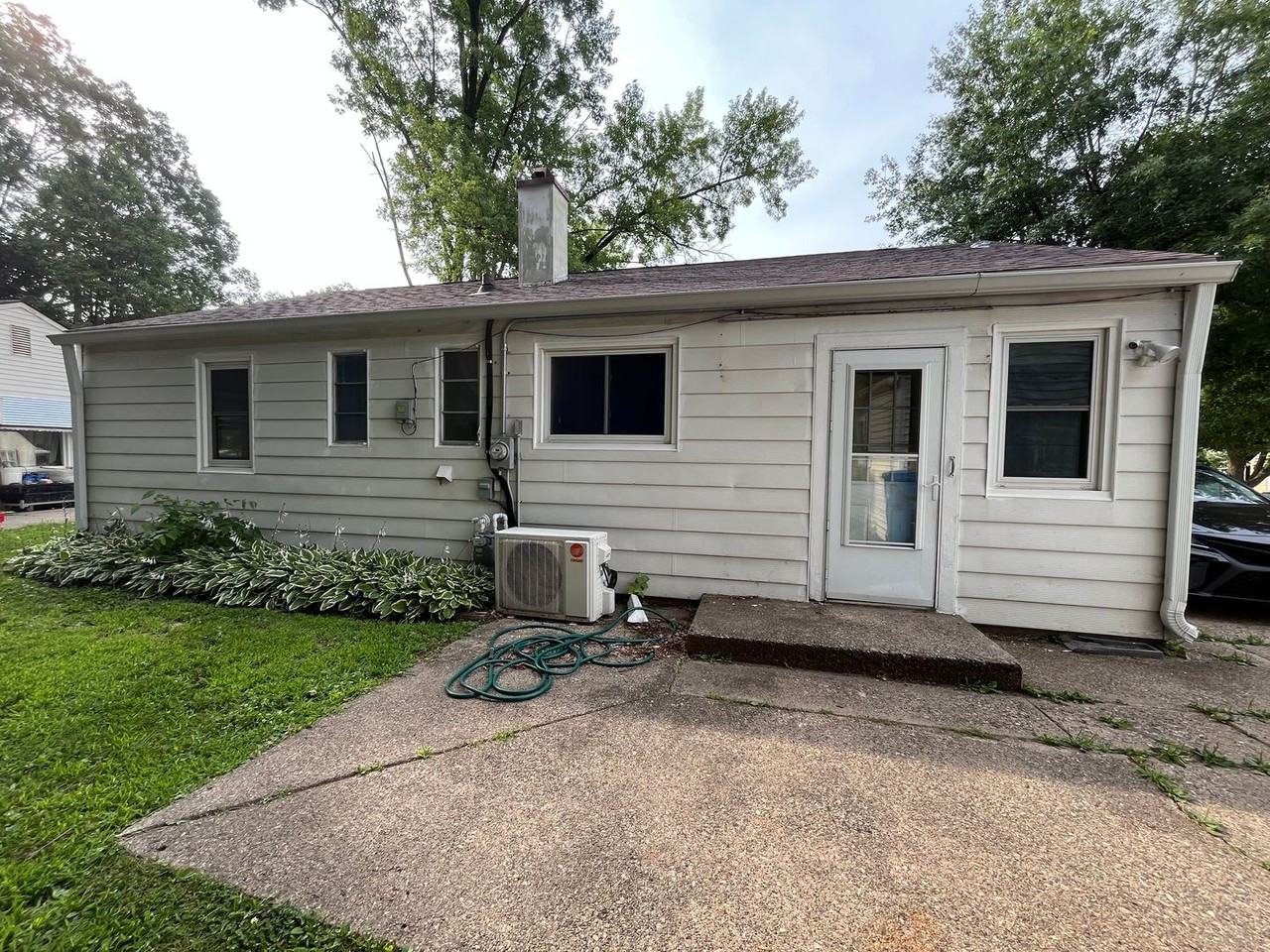 3725 11th Ave - Photo 2 of 3
