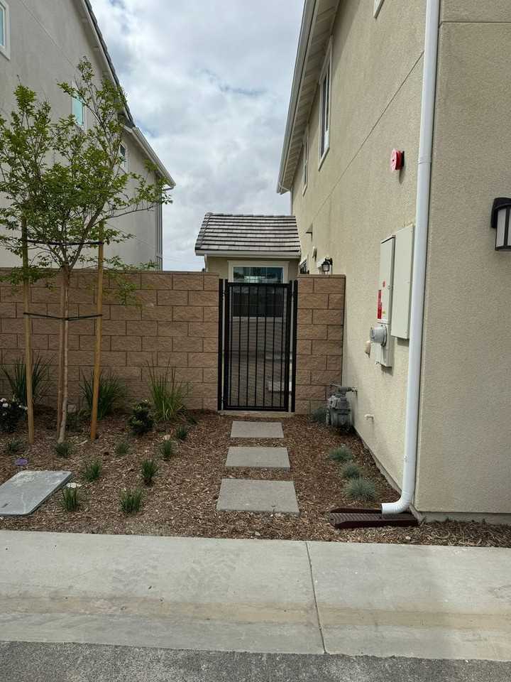13885 Sedum Ln - Photo 2 of 23