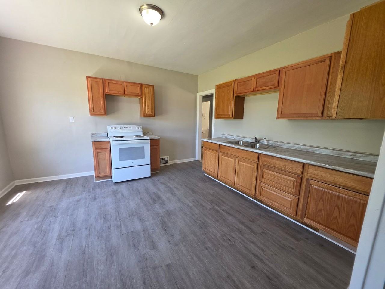 11419 Durant Avenue - Photo 6 of 22