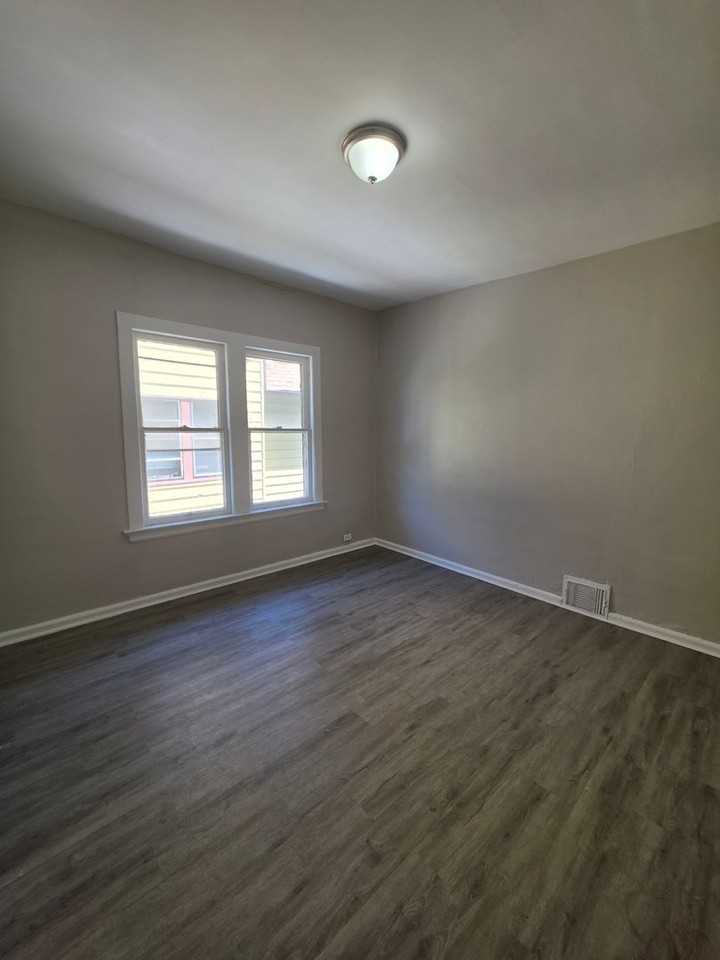 11419 Durant Avenue - Photo 7 of 22
