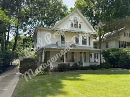 featured image of 131 131 S. Douglas Springfield, IL 62704