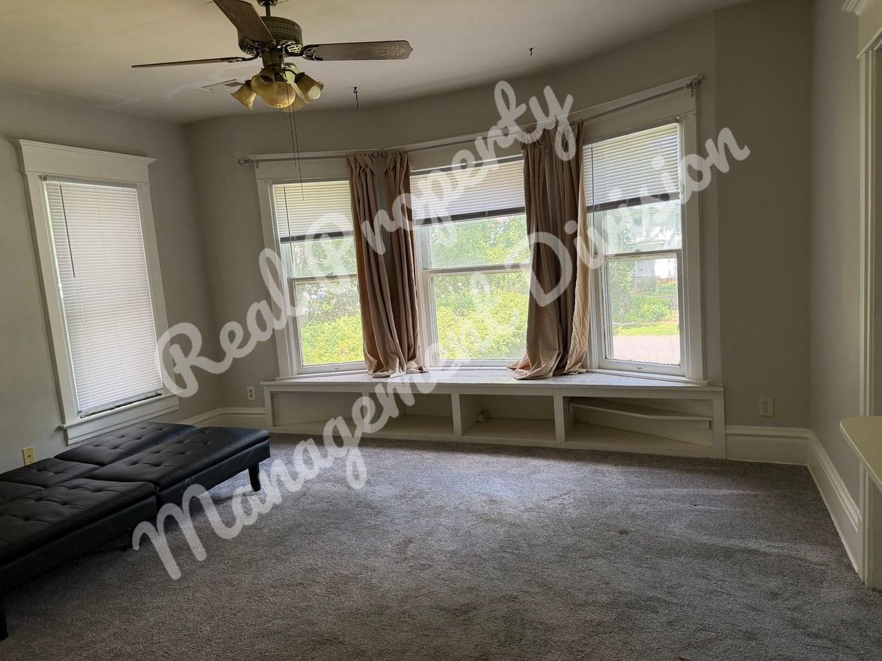 131 131 S. Douglas Springfield, IL 62704 - Photo 3 of 9