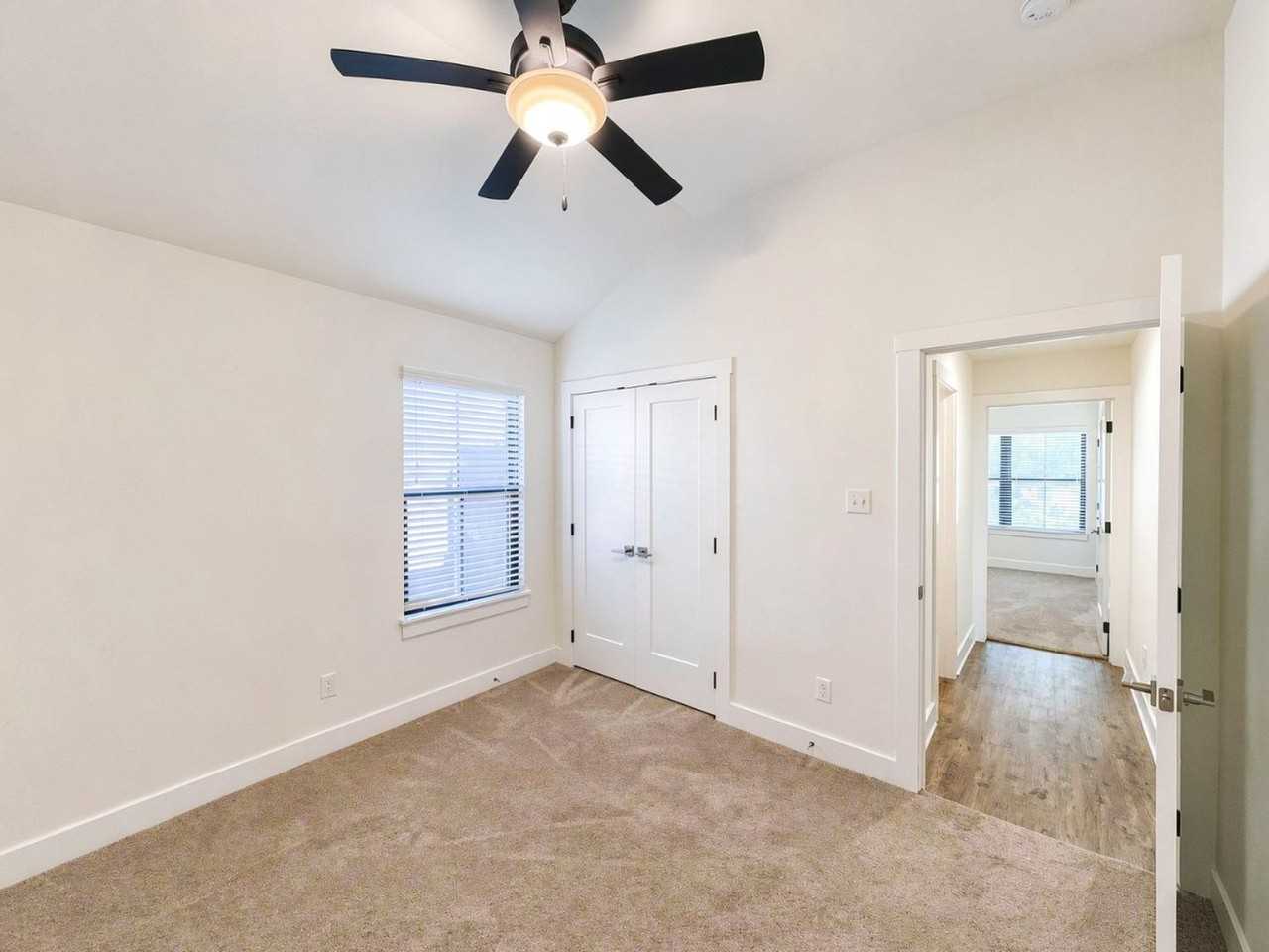 7119 Rosado Dr - Photo 4 of 30