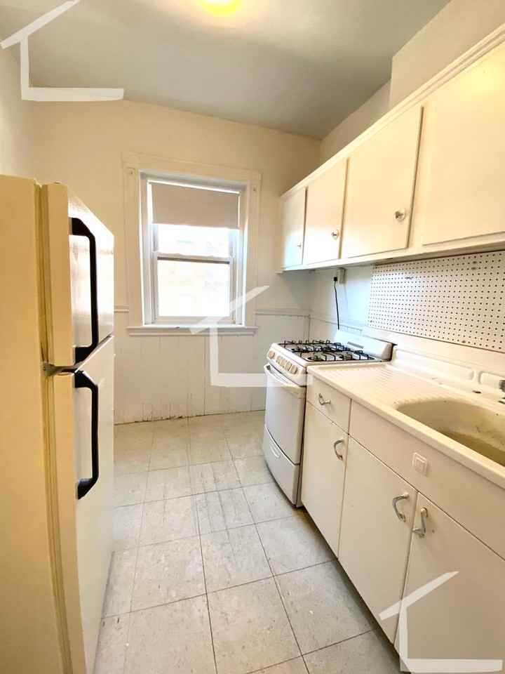 12 Walbridge St #12 - Photo 2 of 7