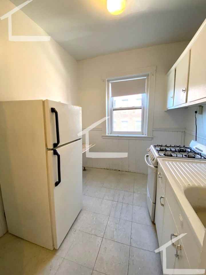 12 Walbridge St #12 - Photo 3 of 7