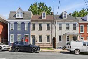 featured image of 339 E Chestnut St