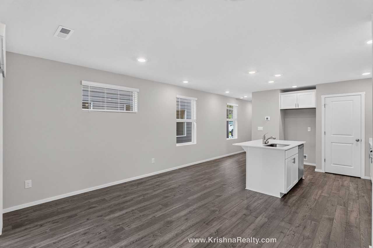 12214 Ne 14th St - Photo 6 of 20