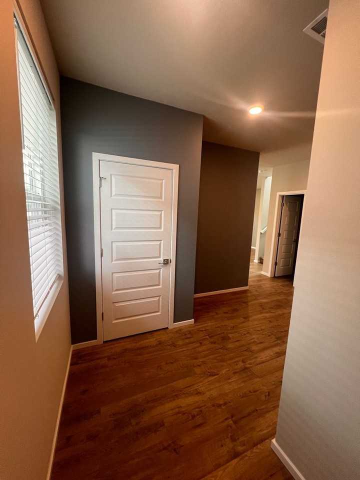 931 S Zeelar St - Photo 2 of 19