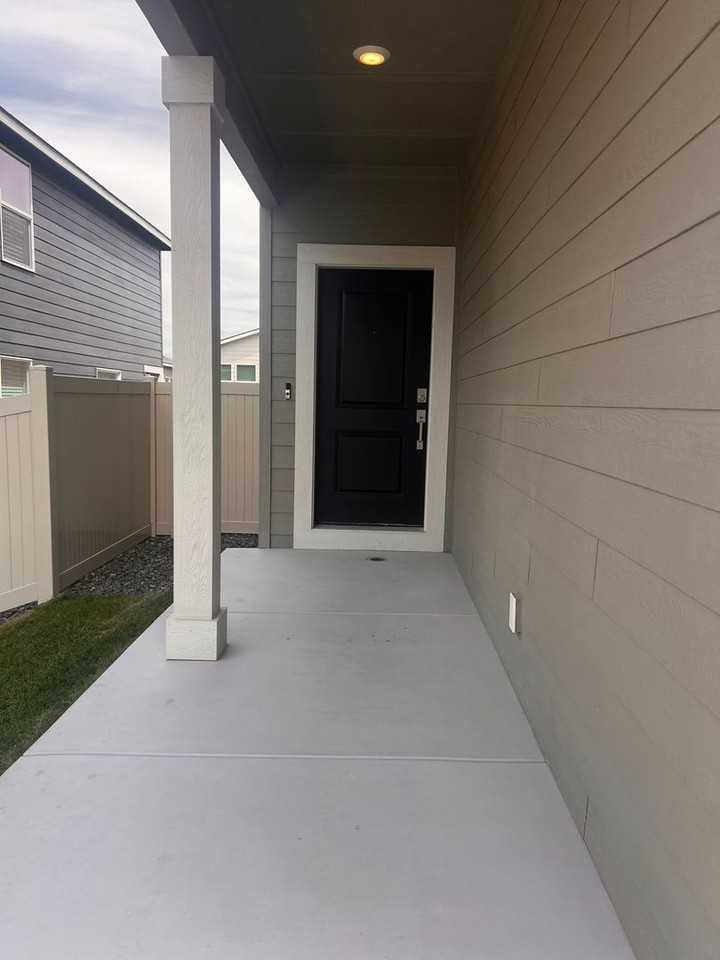 931 S Zeelar St - Photo 3 of 19
