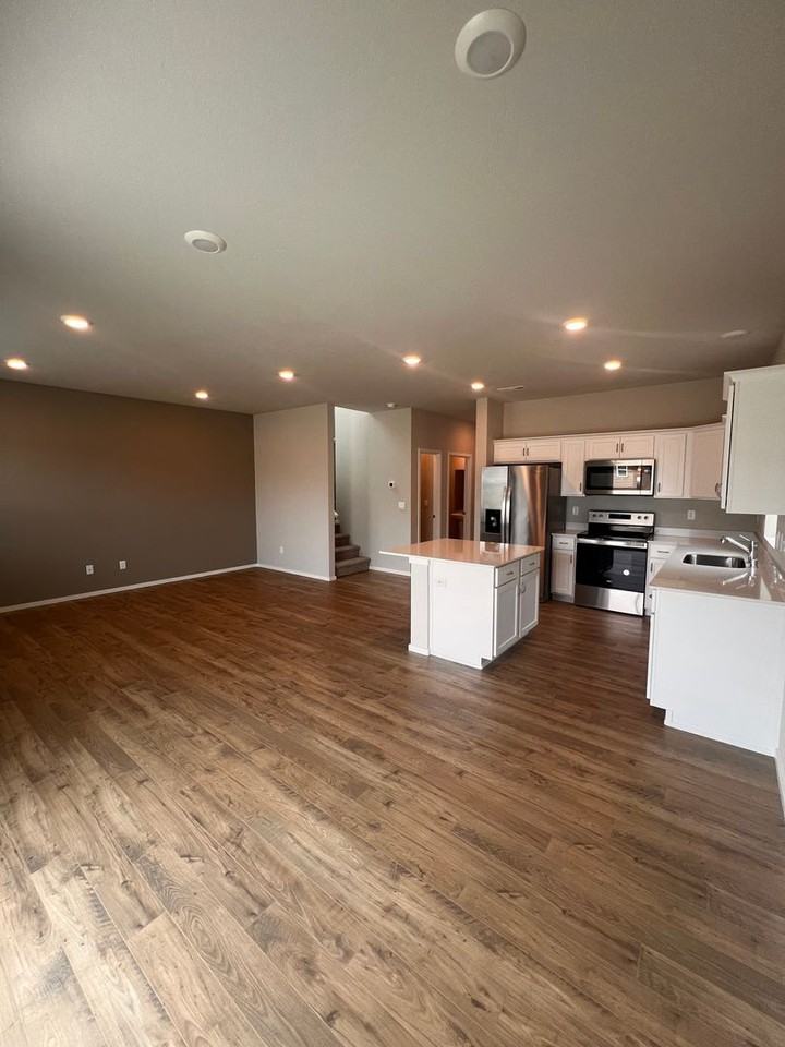 931 S Zeelar St - Photo 6 of 19