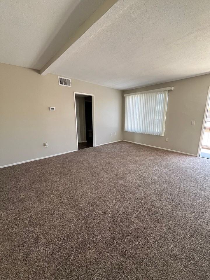 26087 Bouquet Canyon Rd - Photo 3 of 12