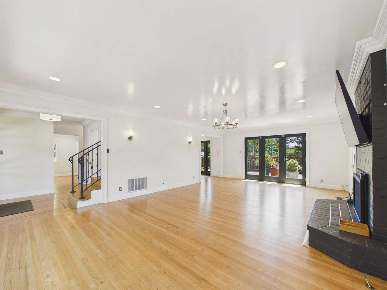 12 Folger Ct - Photo 6 of 39