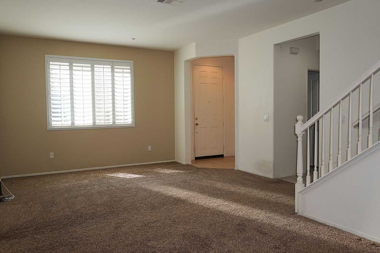27544 Papillion St #3 - Photo 4 of 30