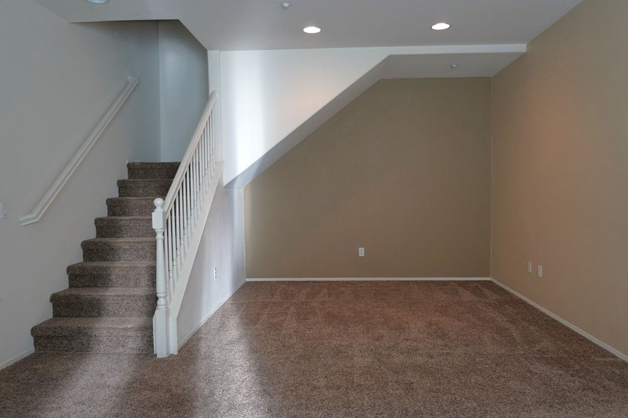 27544 Papillion St #3 - Photo 5 of 30