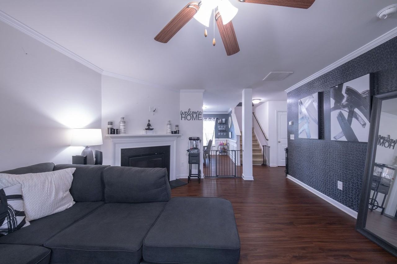 6704 Olivia Way - Photo 4 of 33
