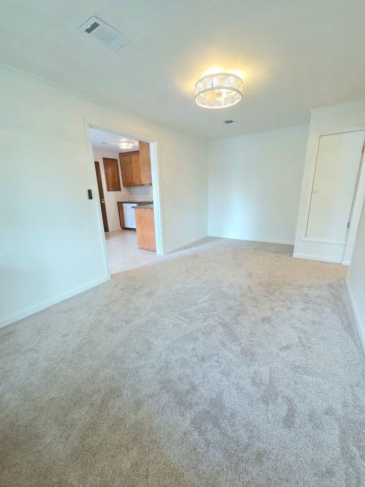 147 Lakemont Dr - Photo 5 of 18