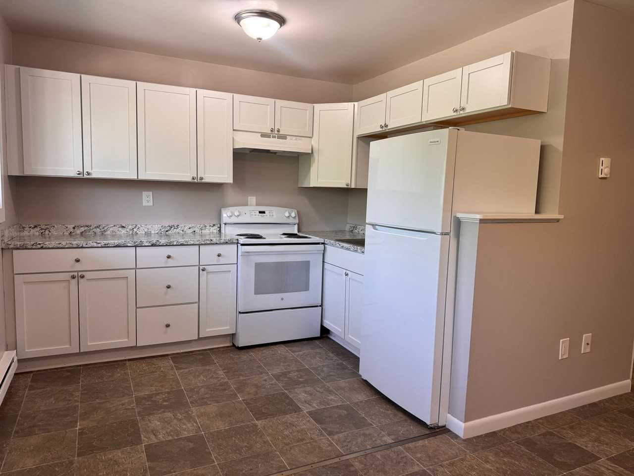 4 Butternut Ln #J - Photo 2 of 9