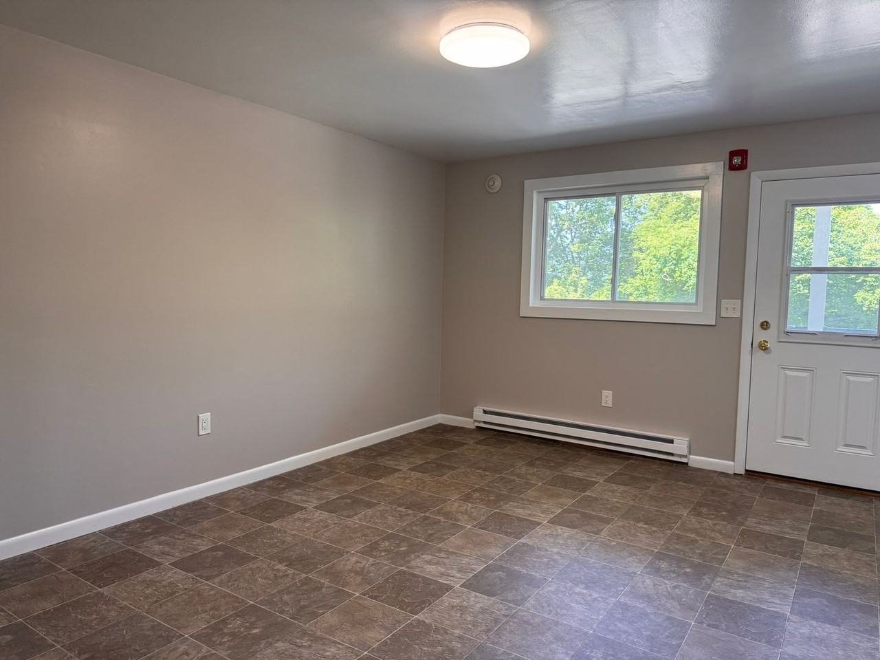 4 Butternut Ln #J - Photo 5 of 9