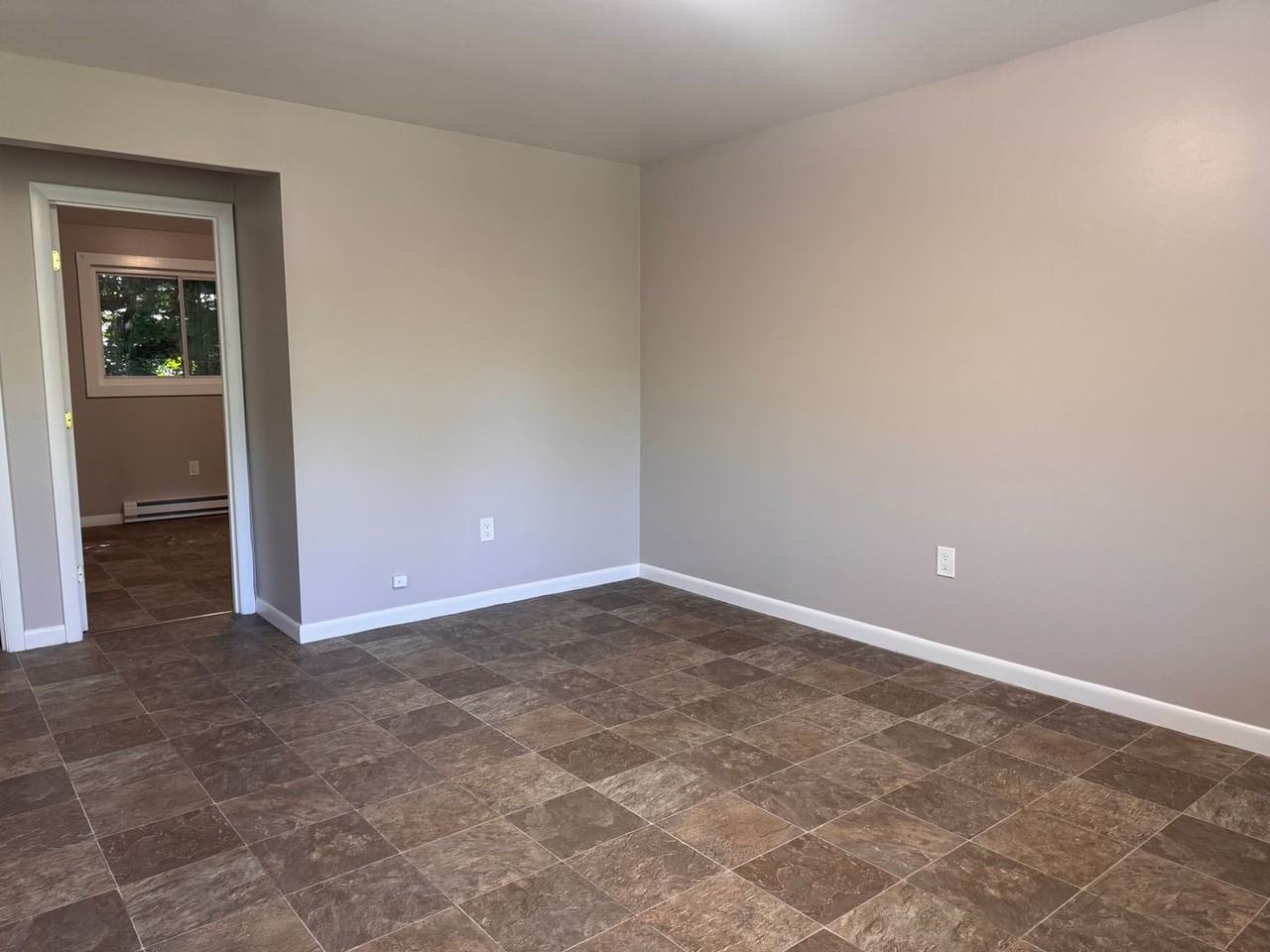 4 Butternut Ln #J - Photo 6 of 9