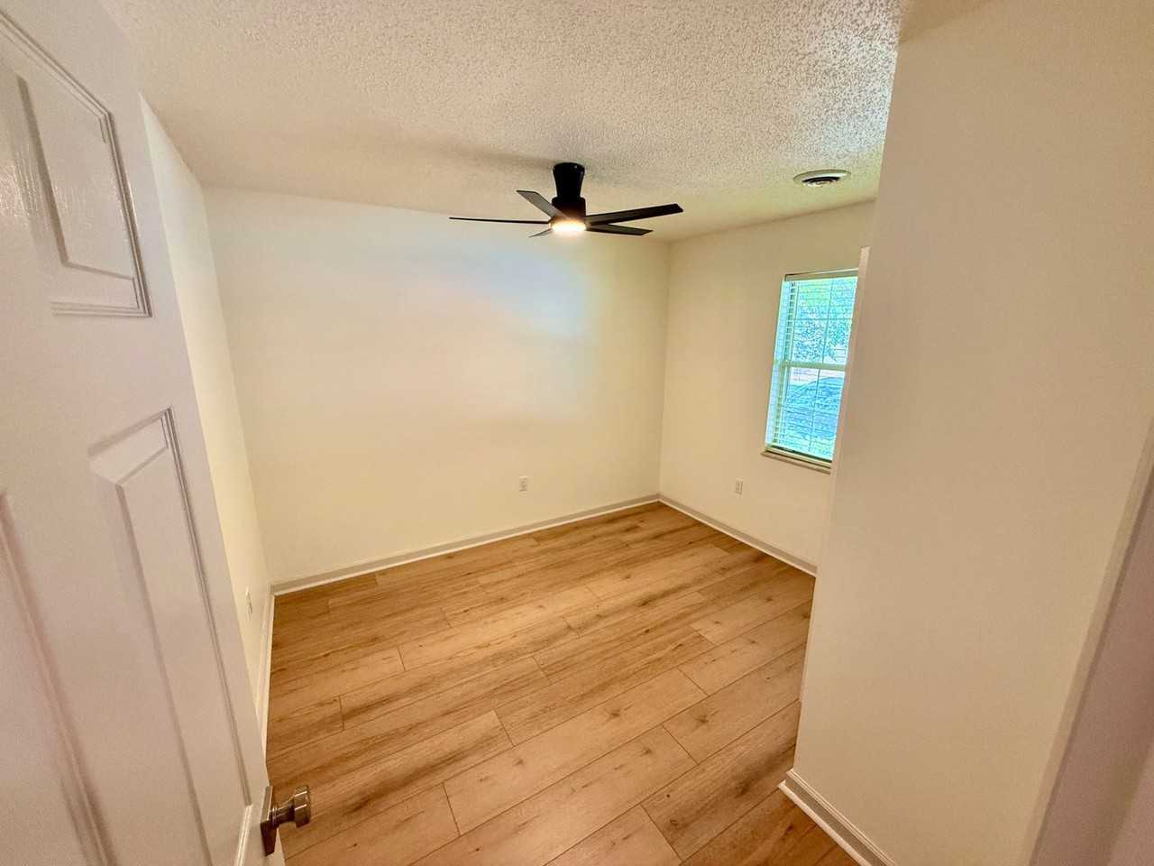 5010 Trace Manor Ln - Photo 4 of 30
