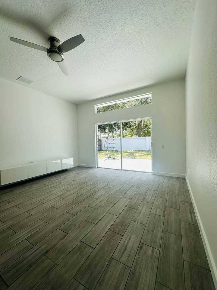 10421 Paragon Pl - Photo 2 of 30