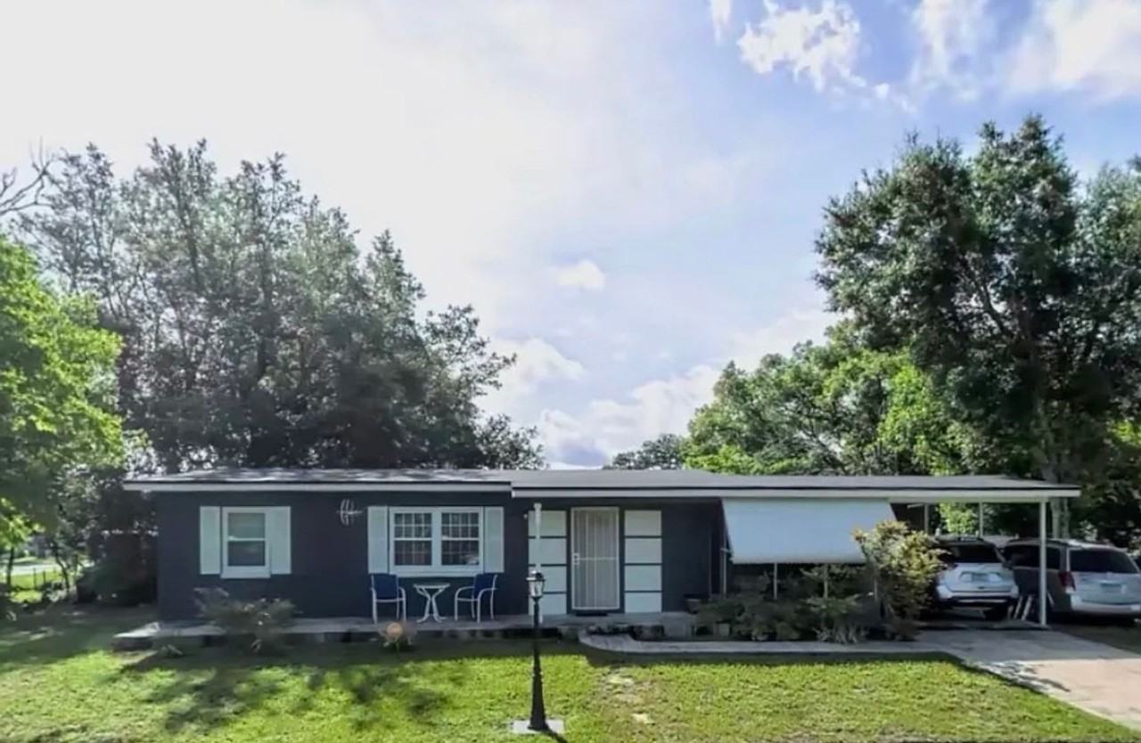 975 N Village Dr